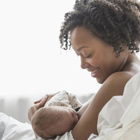 Importância do leite materno para o desenvolvimento do bebê.